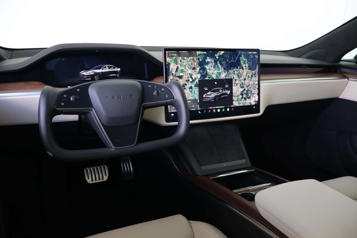tesla-model-s-2023-eletrico-500cc