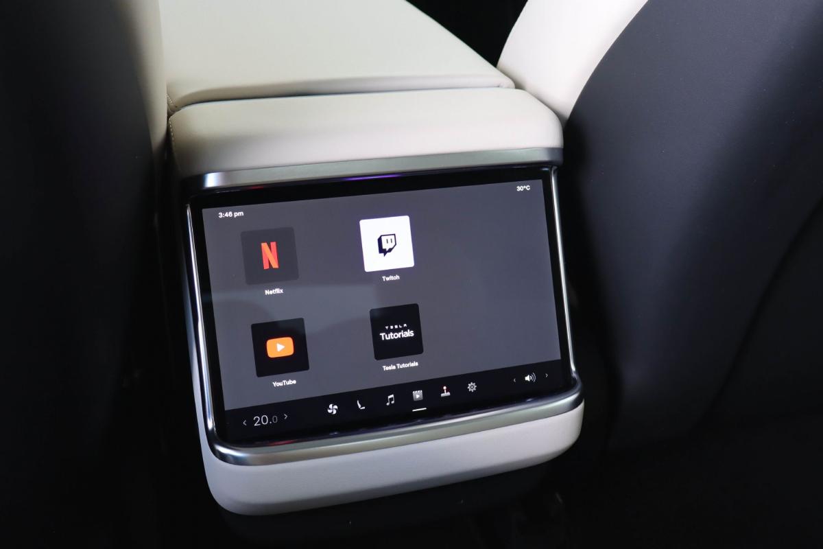 tesla-model-s-2023-eletrico-500cc