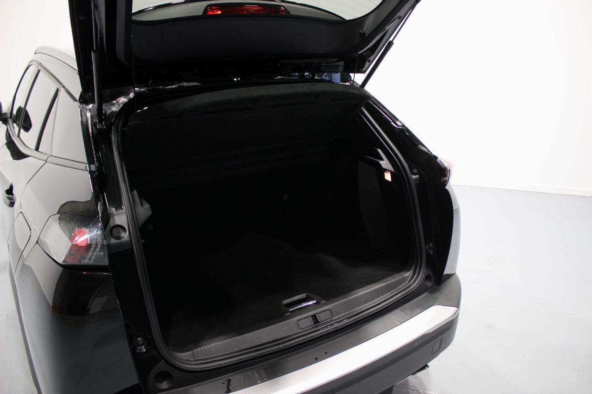 peugeot-2008-2023-diesel-1499cc