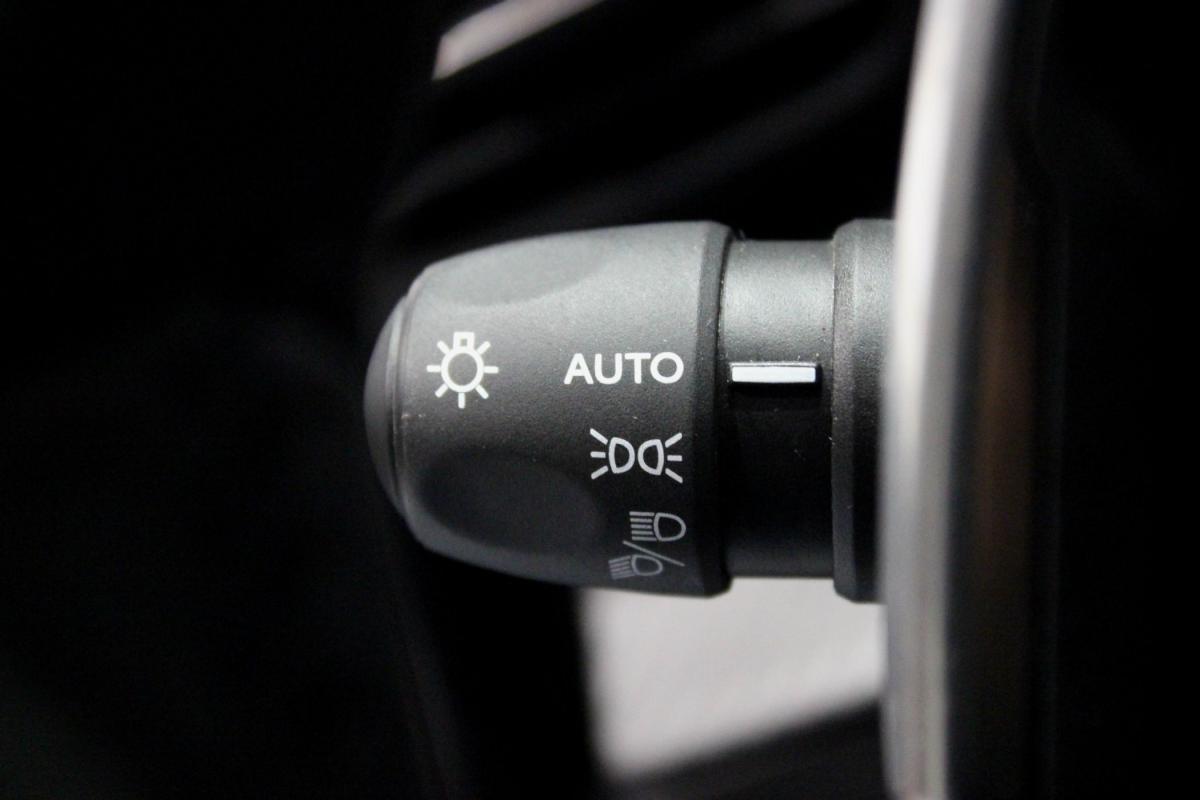 peugeot-2008-2023-diesel-1499cc