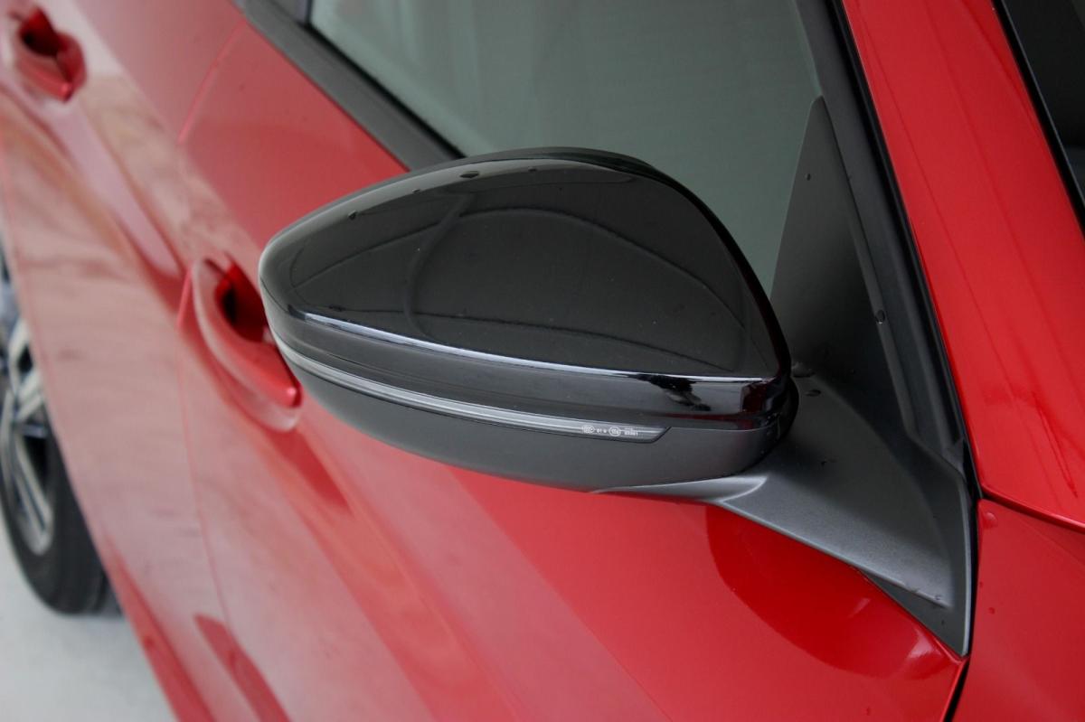peugeot-208-2023-gasolina-1199cc