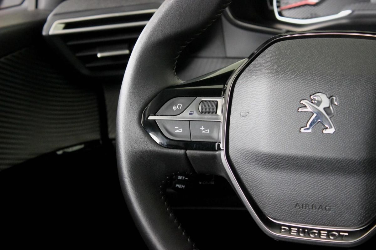 peugeot-208-2023-gasolina-1199cc