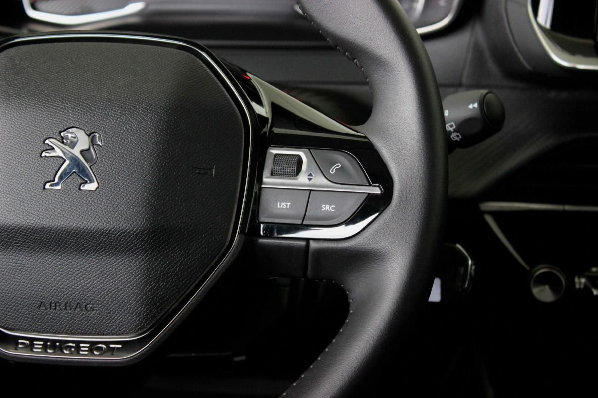 peugeot-208-2023-gasolina-1199cc