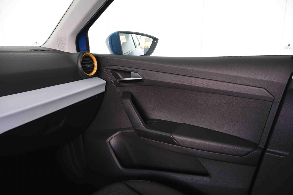 seat-arona-2023-gasolina-999cc