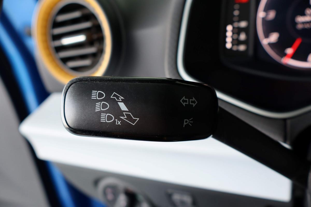 seat-arona-2023-gasolina-999cc