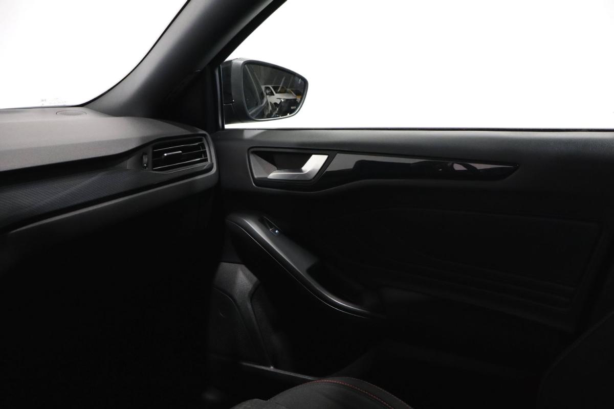 ford-focus-2024-diesel-1499cc