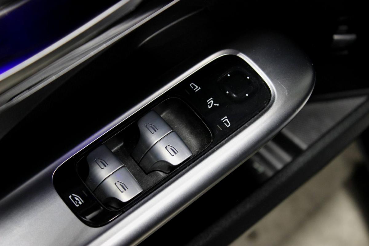 mercedes-benz-classe-c-2023-hibrido-a-gasolina-1993cc