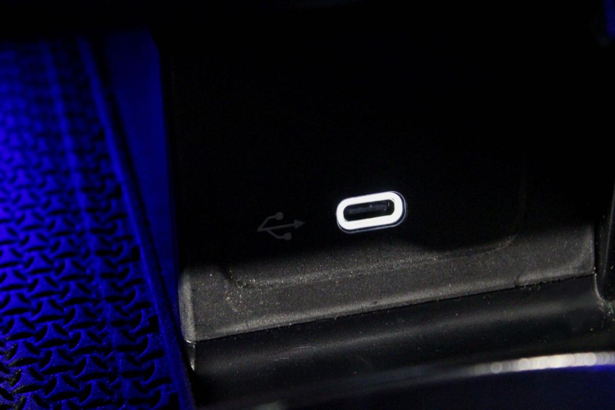 mercedes-benz-classe-c-2023-hibrido-a-gasolina-1993cc