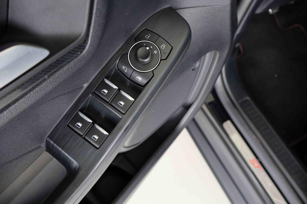 ford-kuga-2023-gasolina-1499cc