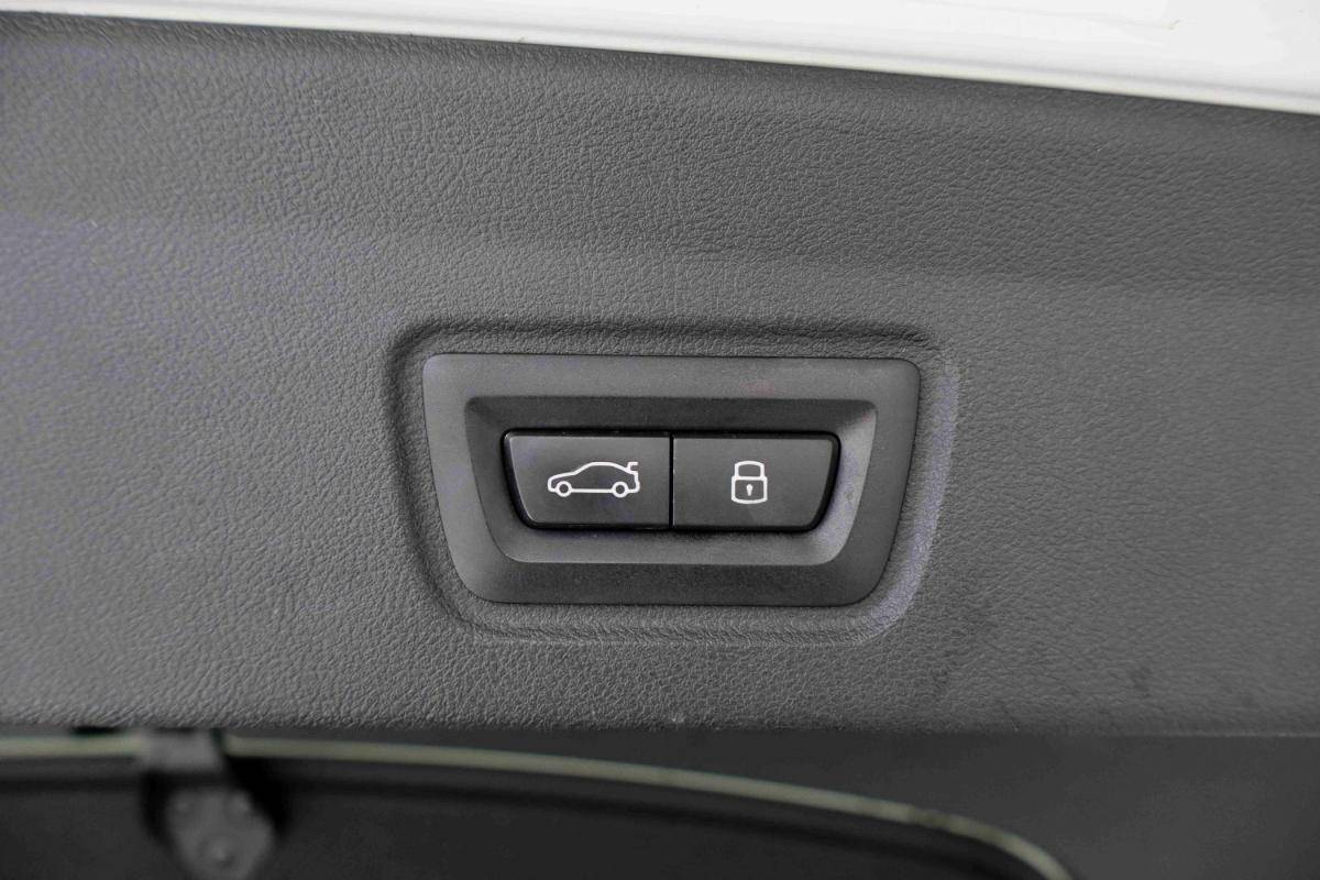 bmw-i4-2025-eletrico-500cc
