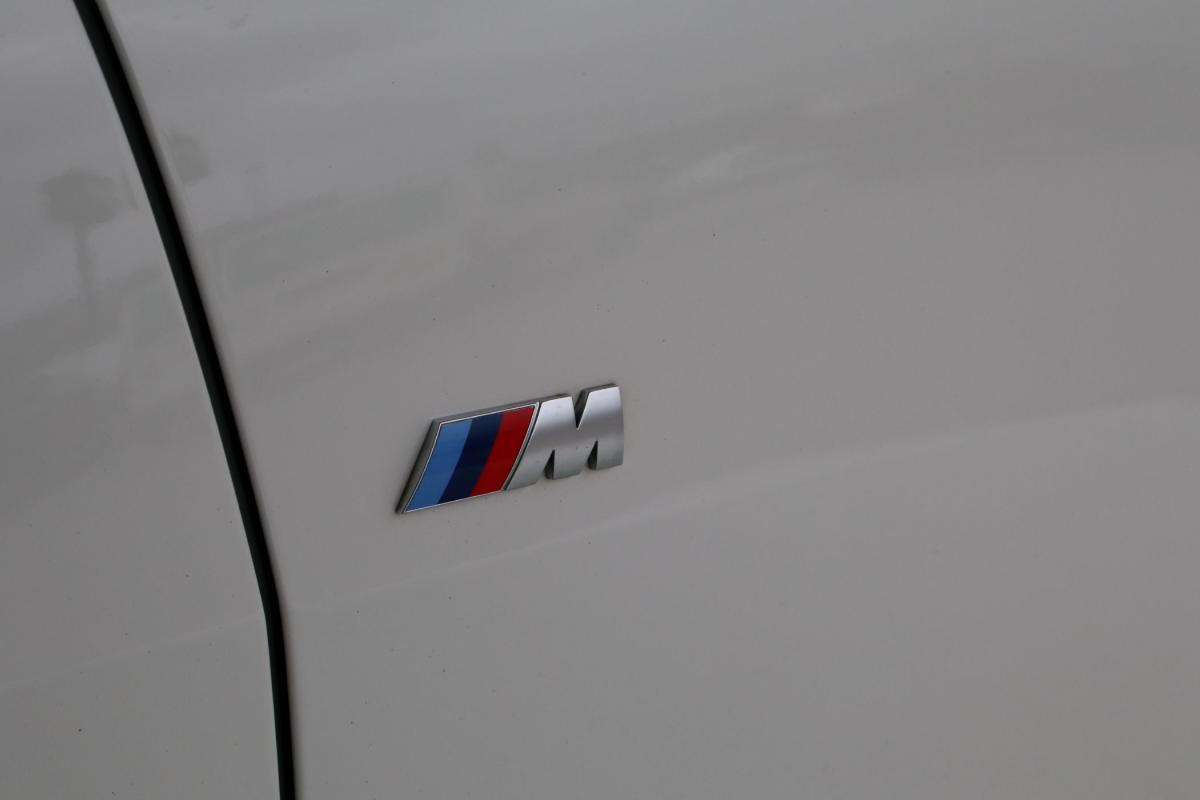 bmw-i4-2025-eletrico-500cc