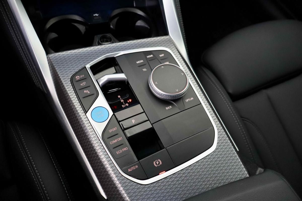 bmw-i4-2025-eletrico-500cc