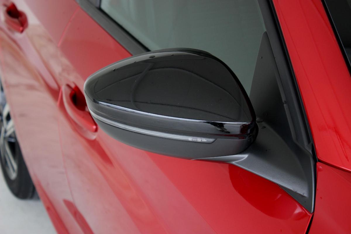 peugeot-208-2023-gasolina-1199cc