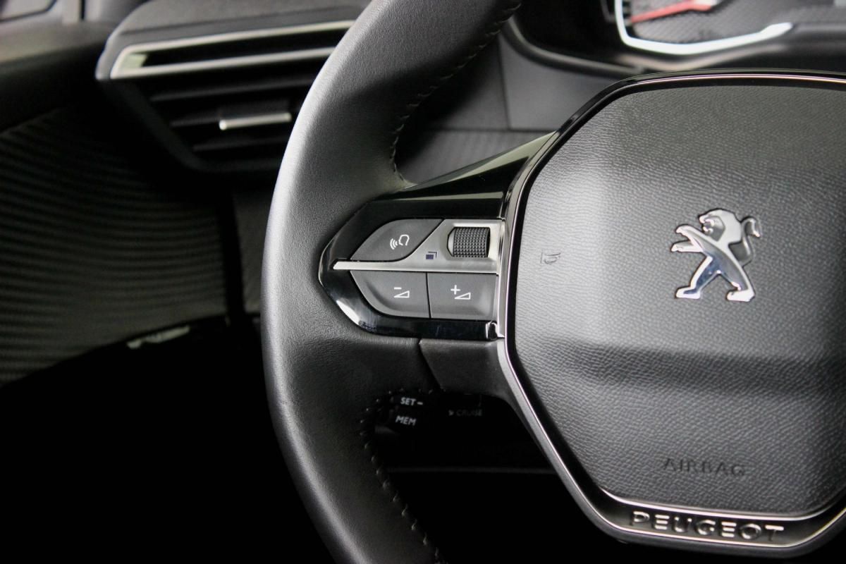 peugeot-208-2023-gasolina-1199cc