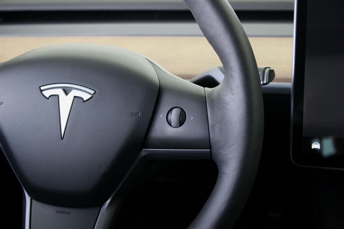 tesla-model-3-2022-eletrico-500cc