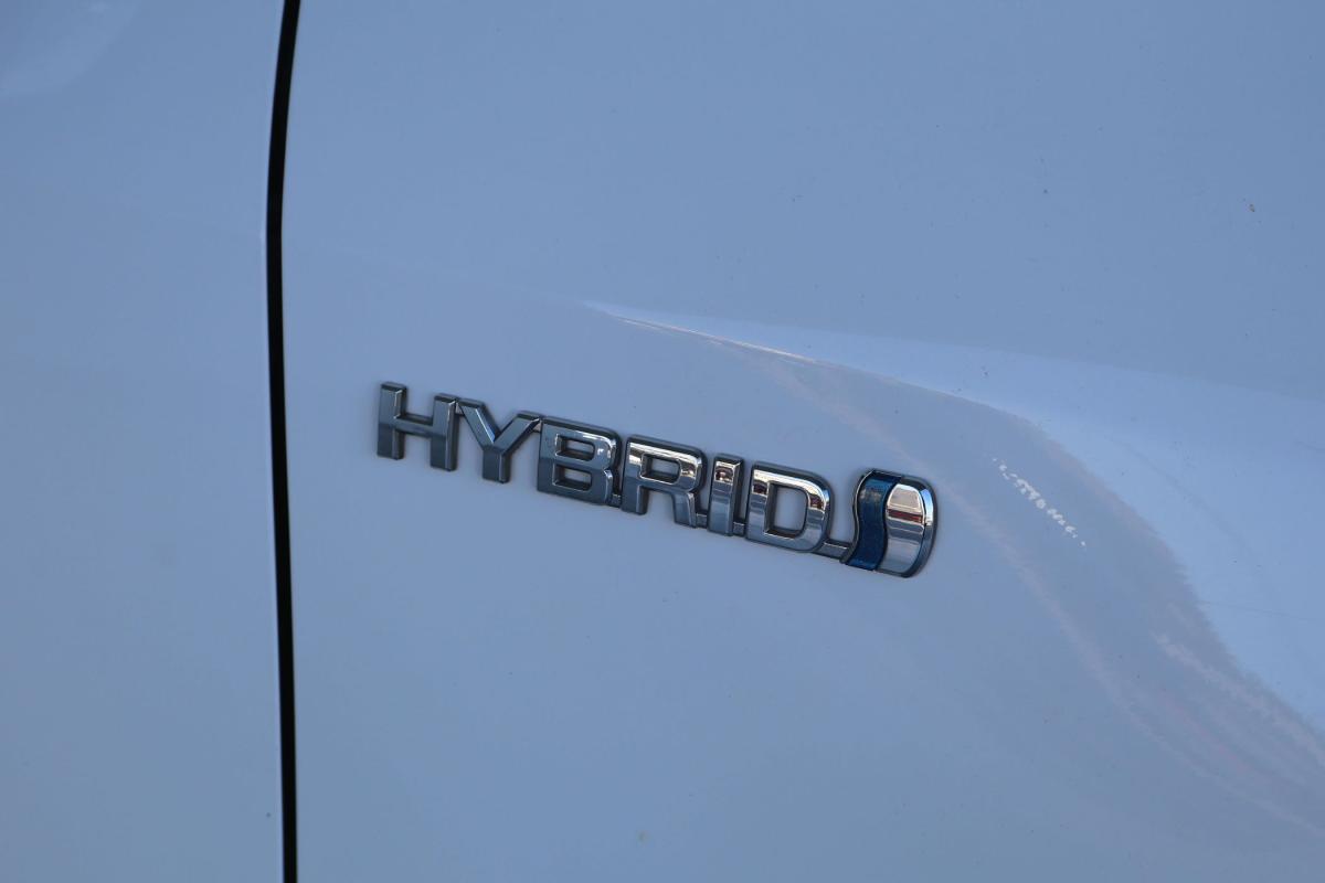 toyota-corolla-2021-hibrido-a-gasolina-1798cc