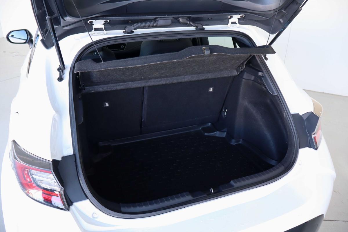toyota-corolla-2021-hibrido-a-gasolina-1798cc