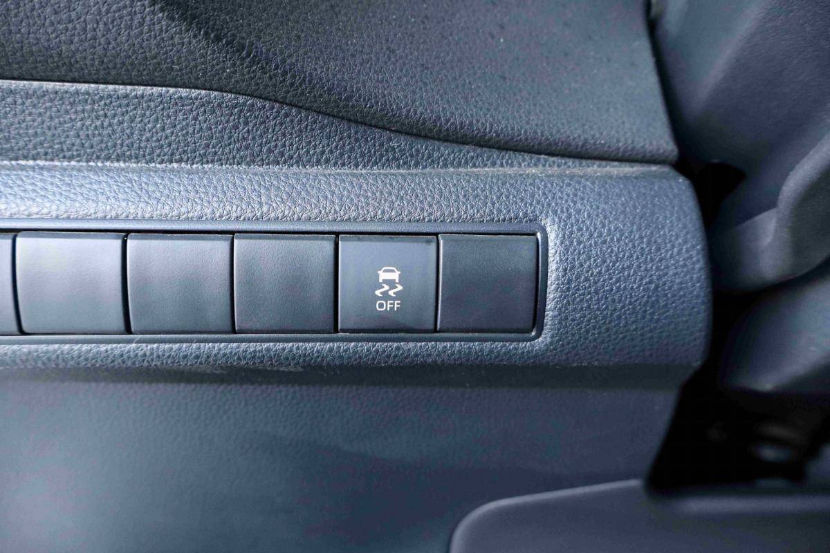 toyota-corolla-2021-hibrido-a-gasolina-1798cc