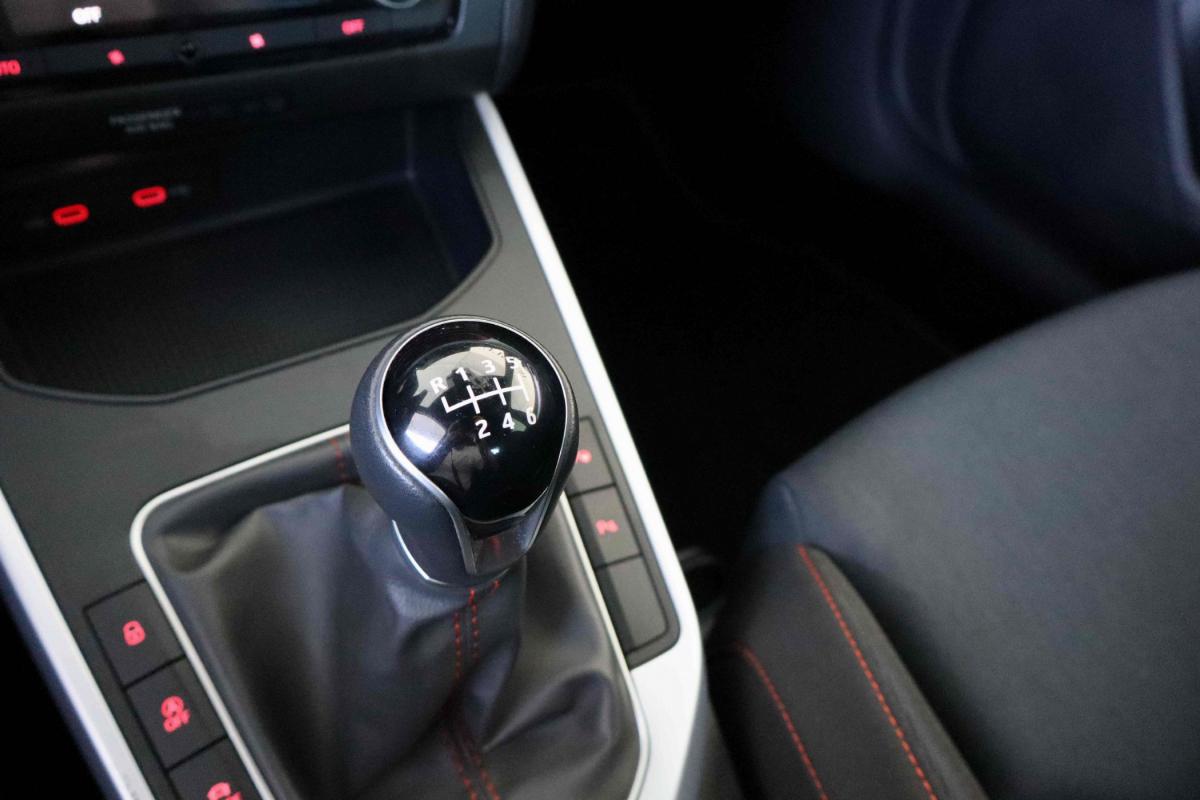 seat-arona-2023-gasolina-999cc