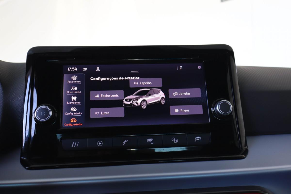 seat-arona-2023-gasolina-999cc