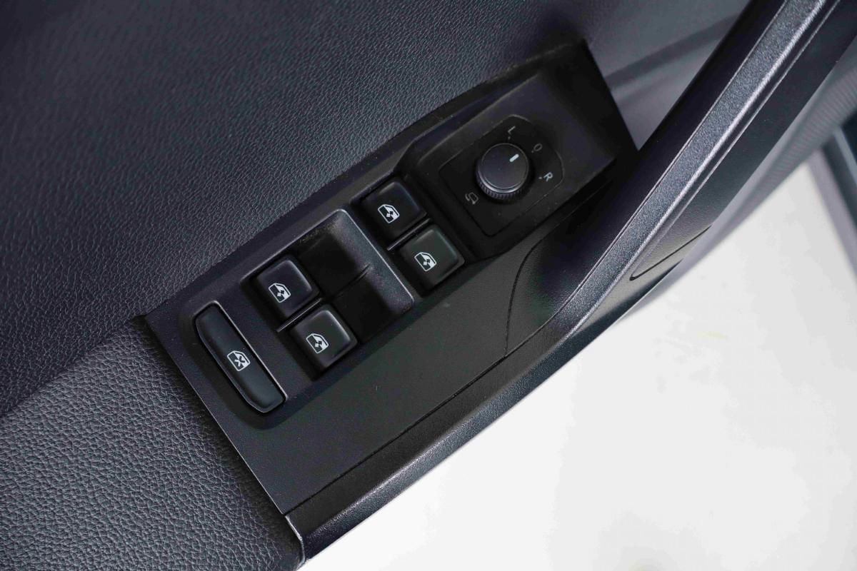 seat-arona-2023-gasolina-999cc