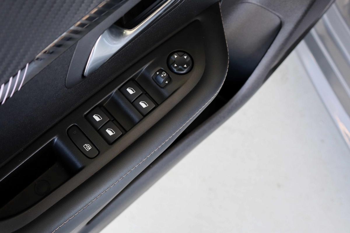 peugeot-208-2024-gasolina-1199cc
