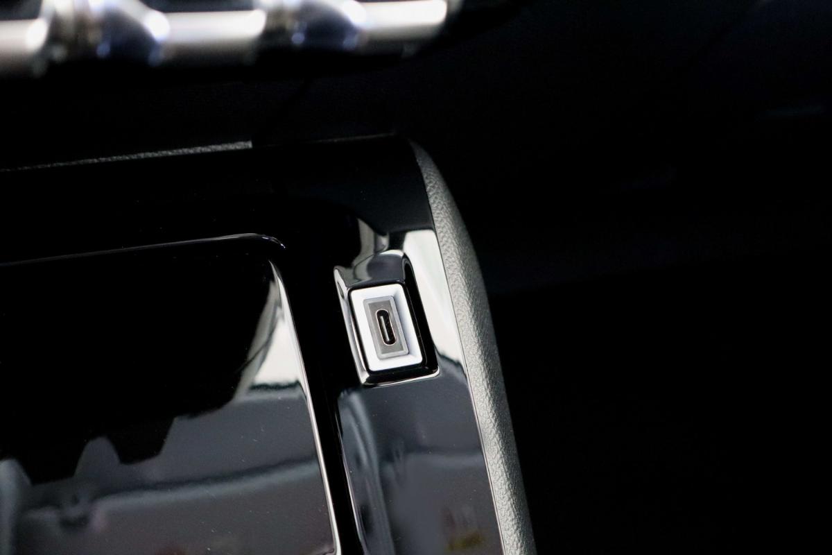 peugeot-208-2024-gasolina-1199cc