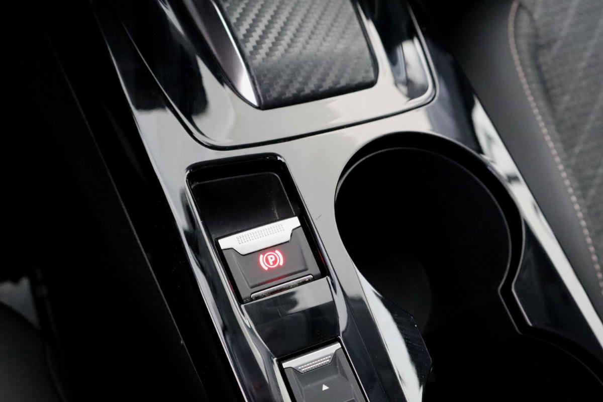peugeot-208-2024-gasolina-1199cc
