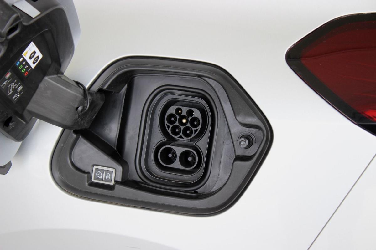 opel-corsa-2023-eletrico-500cc