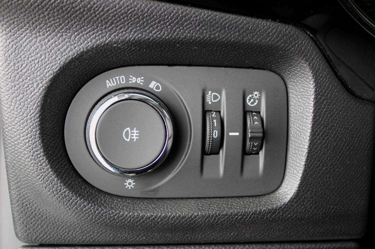 opel-corsa-2023-eletrico-500cc