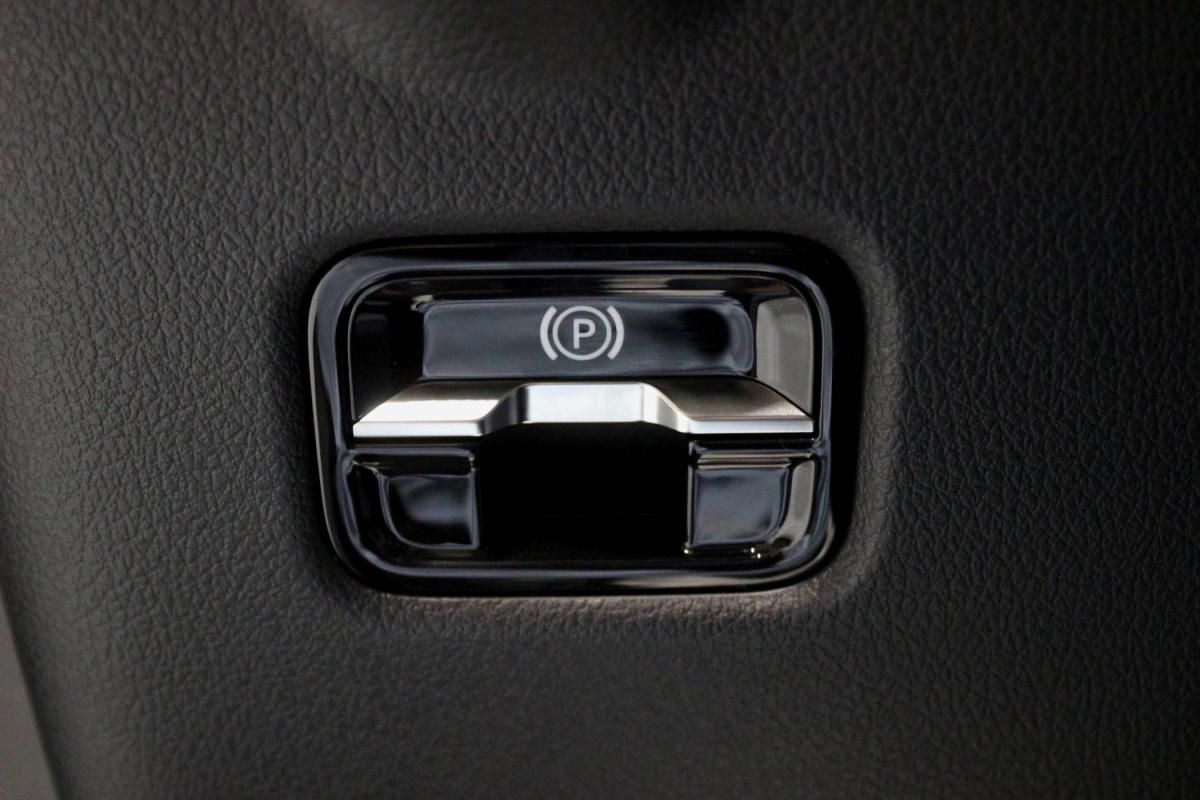 mercedes-benz-classe-c-2025-hibrido-a-gasolina-1993cc