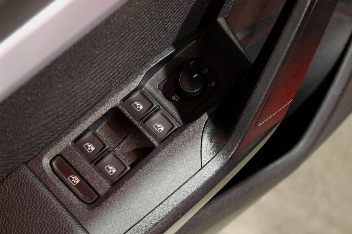 seat-ibiza-2023-gasolina-999cc