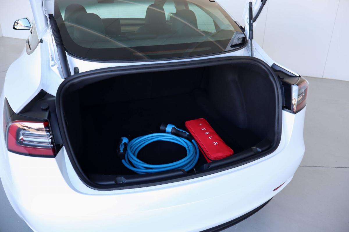 tesla-model-3-2022-eletrico-500cc