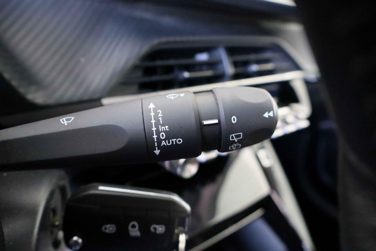 peugeot-208-2023-diesel-1499cc