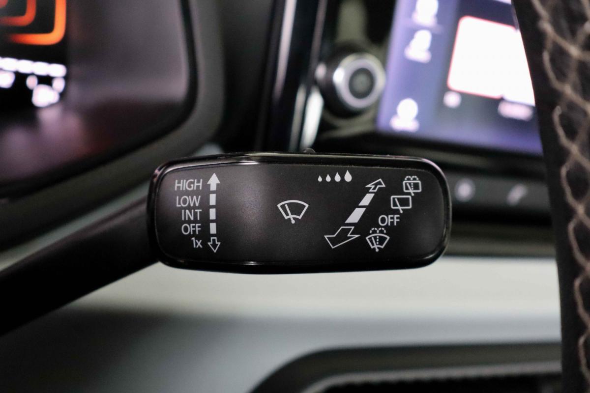 seat-ibiza-2023-gasolina-999cc