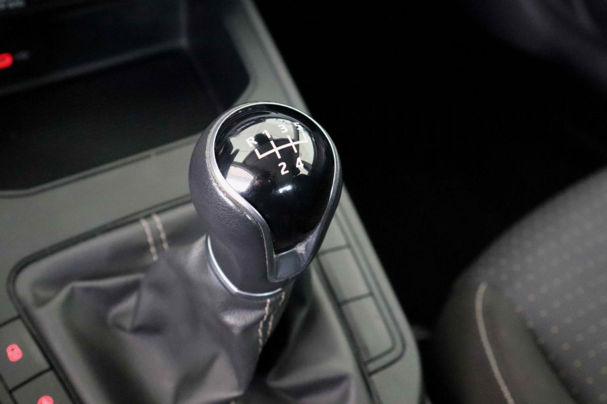 seat-ibiza-2023-gasolina-999cc