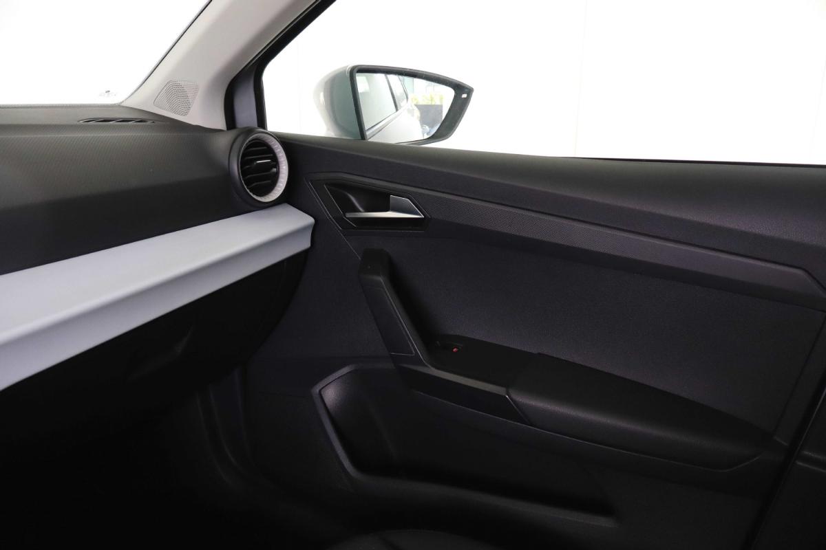 seat-ibiza-2023-gasolina-999cc