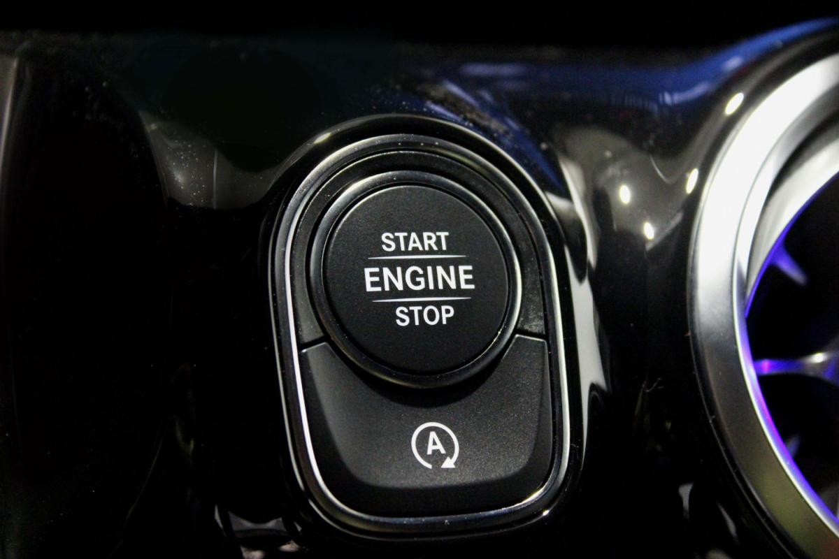 mercedes-benz-gla-2025-diesel-1950cc