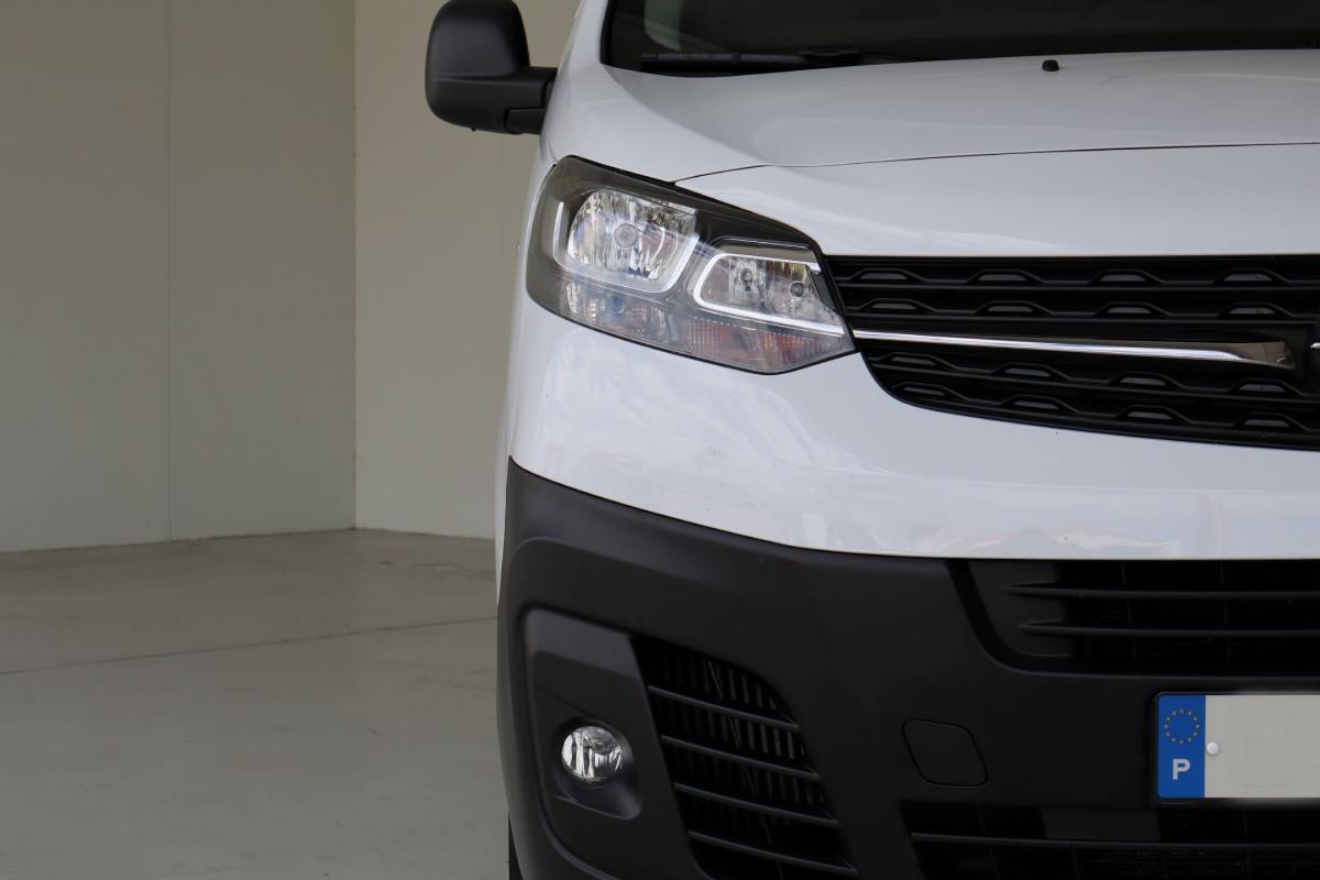opel-vivaro-2023-diesel-1997cc
