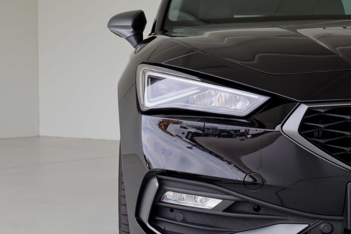 seat-leon-st-2023-hibrido-a-gasolina-1395cc