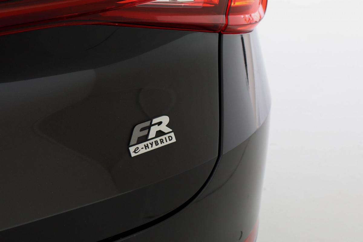 seat-leon-st-2023-hibrido-a-gasolina-1395cc