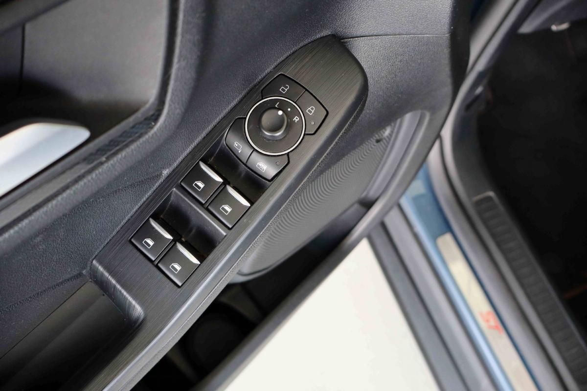 ford-kuga-2023-gasolina-1499cc