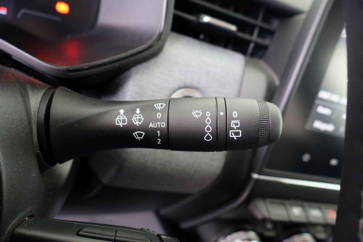 mitsubishi-colt-2025-gpl-999cc
