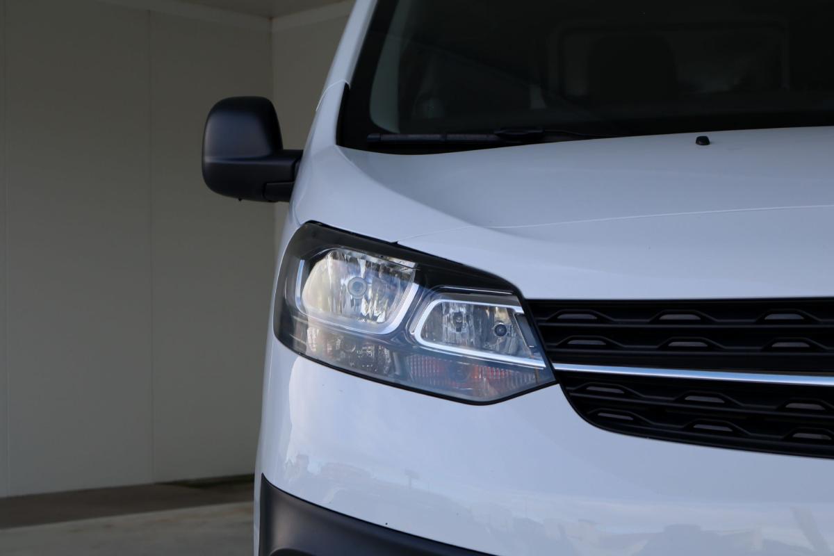 opel-vivaro-2023-diesel-1997cc