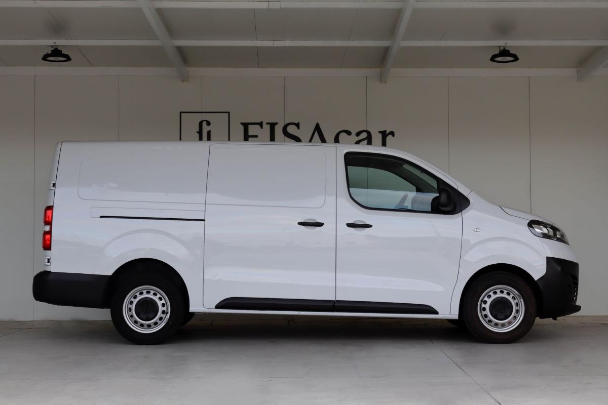 opel-vivaro-2023-diesel-1997cc