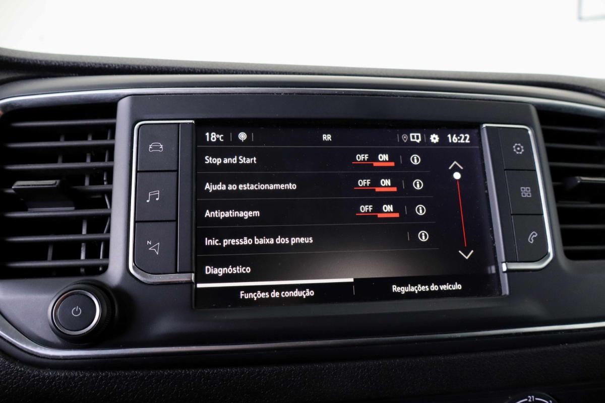 opel-vivaro-2023-diesel-1997cc