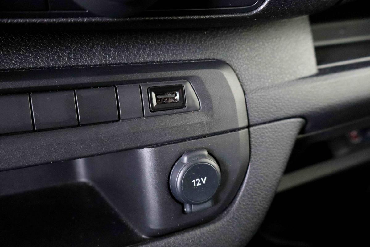 opel-vivaro-2023-diesel-1997cc