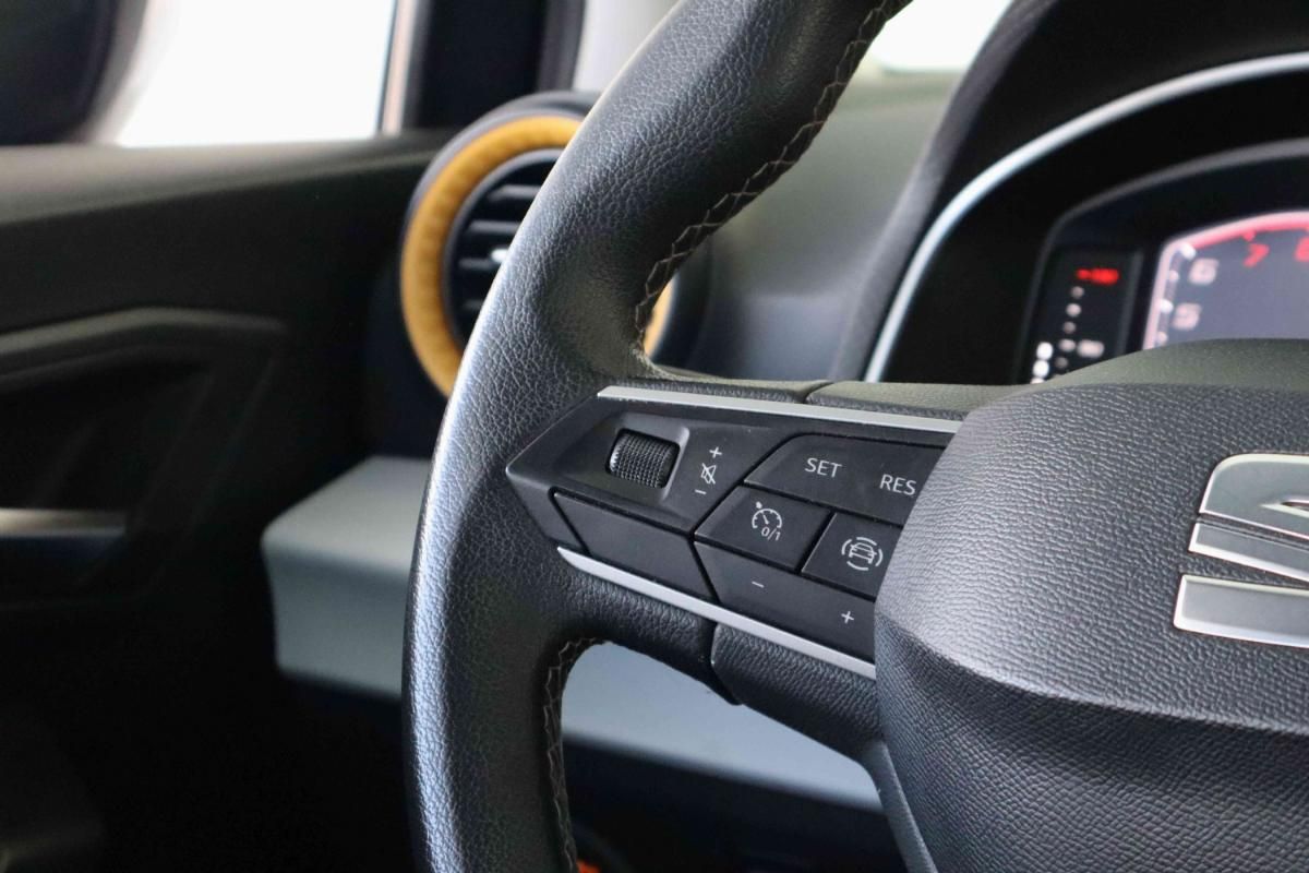 seat-arona-2023-gasolina-999cc