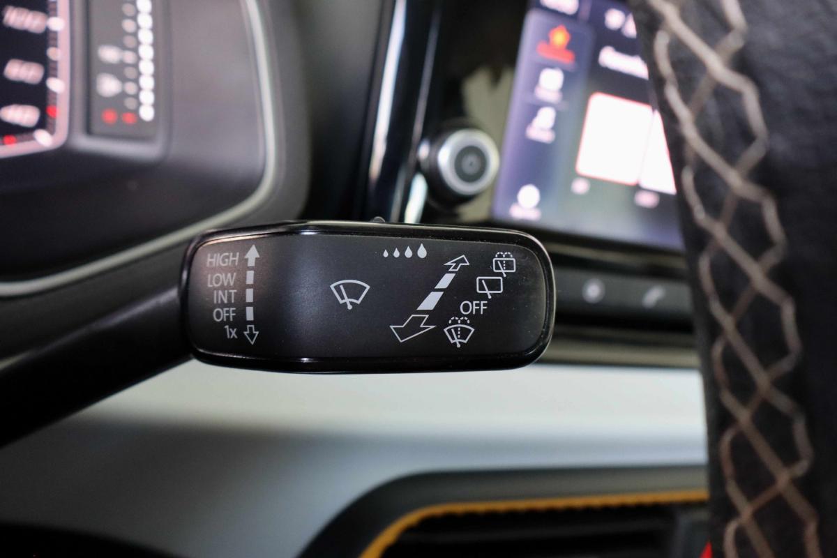 seat-arona-2023-gasolina-999cc