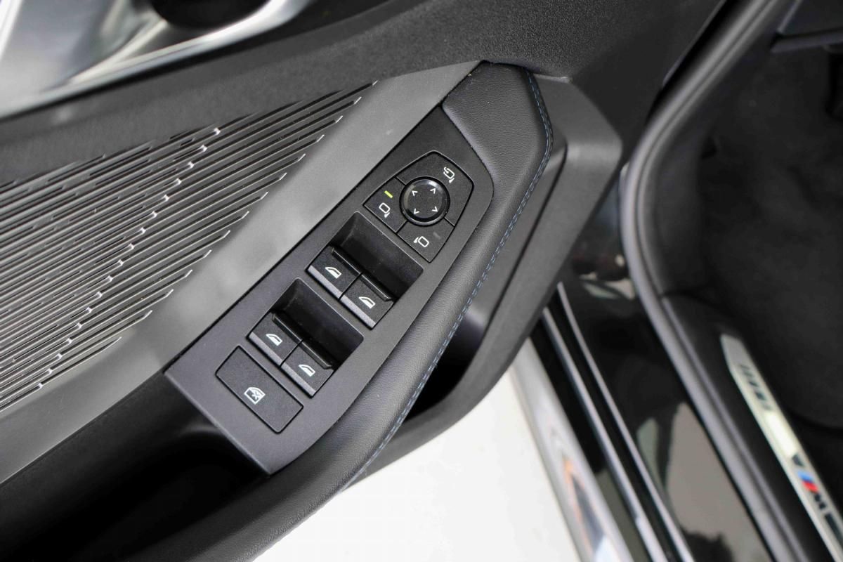 bmw-serie-1-2025-gasolina-1499cc
